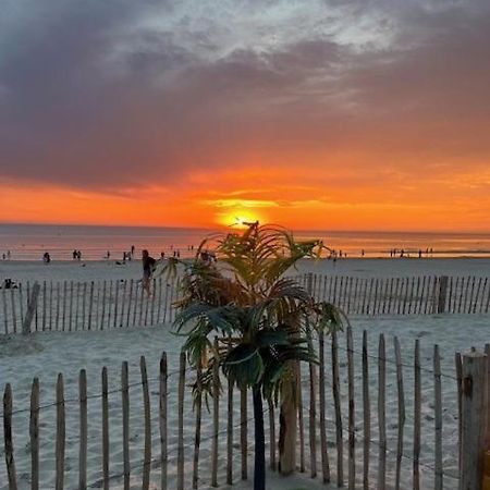 Les Obiones, Vue Laterale Mer, Fort Mahon Plage, Magnifique Studio Cabine 4P, Avec Balcon , Parking Prive Gratuit, Wifi, Classe 2 Etoiles, Exposition Plein Sud En Baie De Somme Ngoại thất bức ảnh
