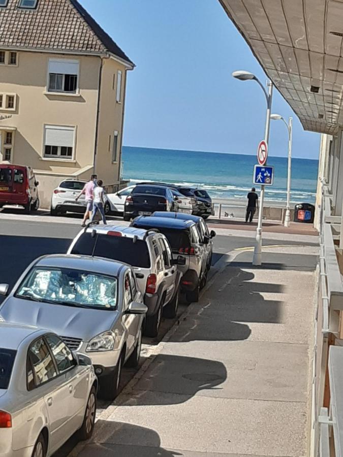 Les Obiones, Vue Laterale Mer, Fort Mahon Plage, Magnifique Studio Cabine 4P, Avec Balcon , Parking Prive Gratuit, Wifi, Classe 2 Etoiles, Exposition Plein Sud En Baie De Somme Ngoại thất bức ảnh