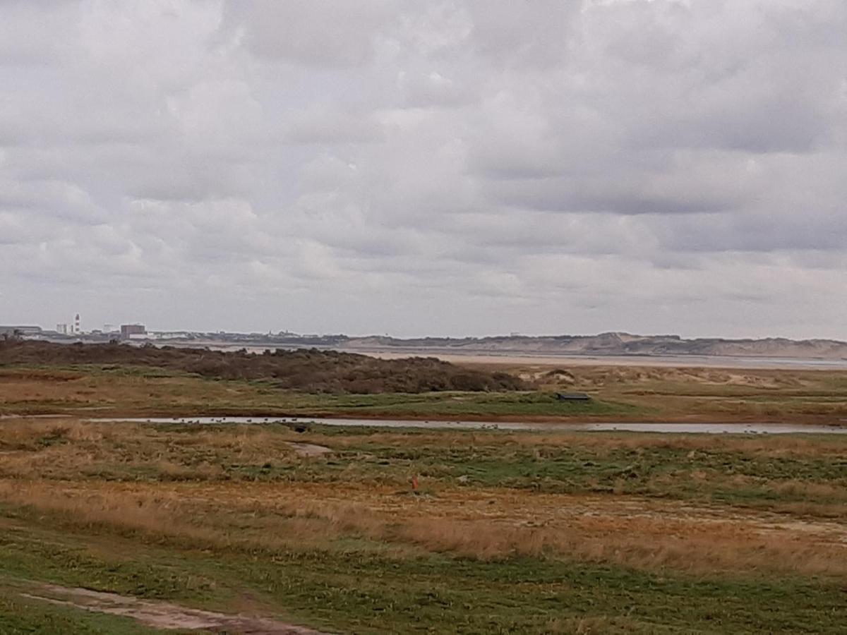 Les Obiones, Vue Laterale Mer, Fort Mahon Plage, Magnifique Studio Cabine 4P, Avec Balcon , Parking Prive Gratuit, Wifi, Classe 2 Etoiles, Exposition Plein Sud En Baie De Somme Ngoại thất bức ảnh